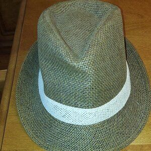 NWOT woven womens straw paper hat